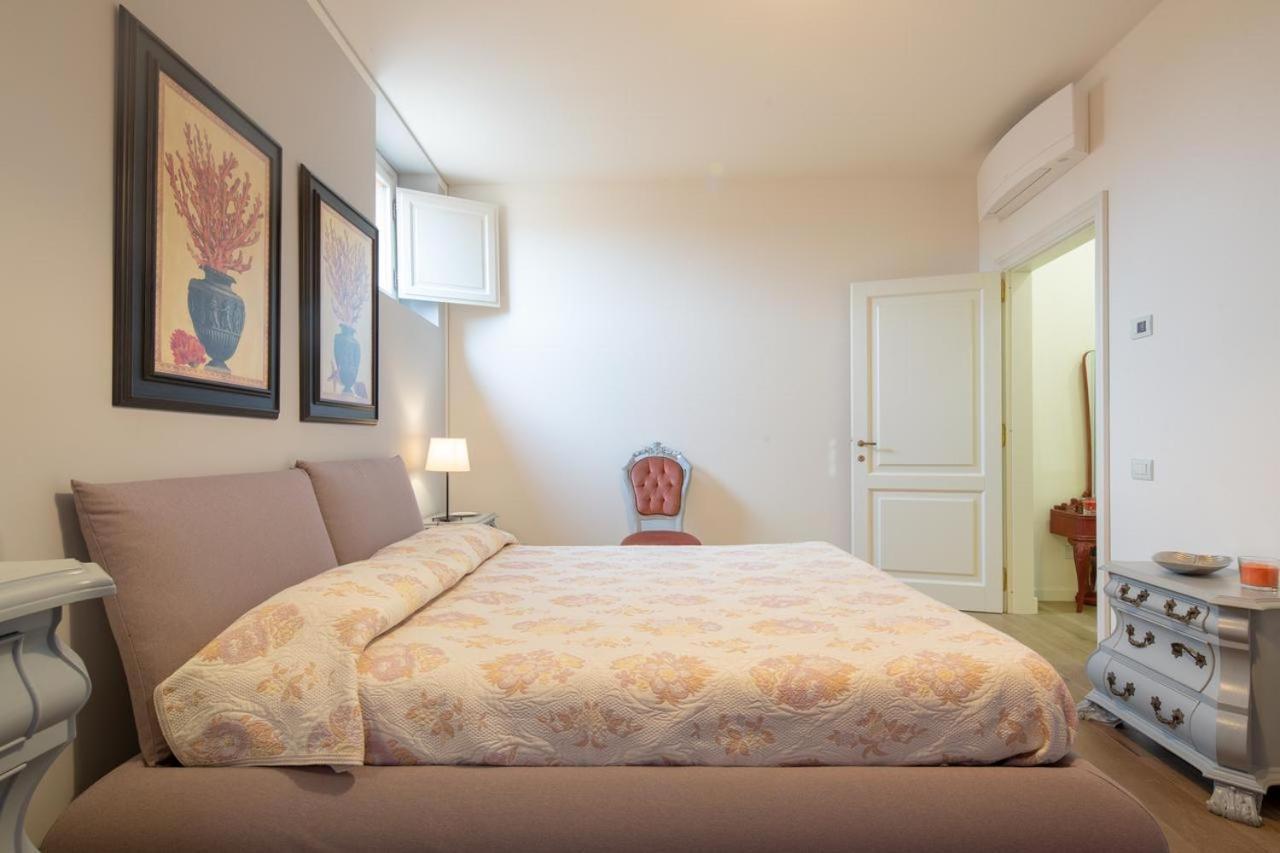 Stunning & Luxurious 1Br Apt 1 Min Walk By Duomo Florença Exterior foto